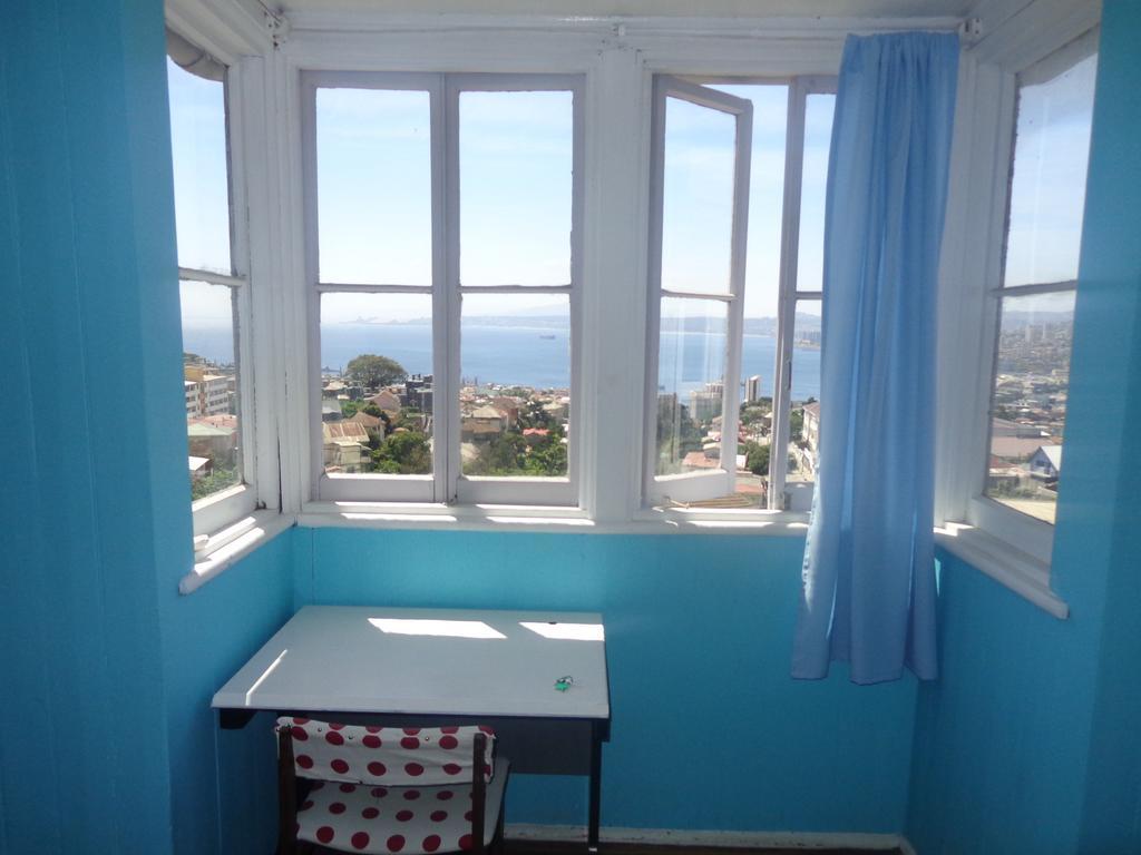 Hostal Faro Azul Valparaiso Room photo